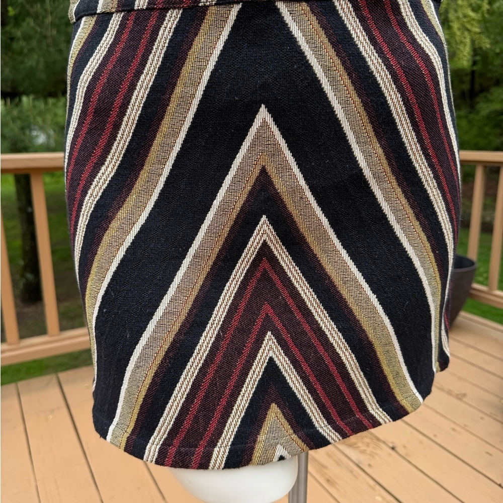 Top Shop Chevron Striped Black Red Taupe Women's Skirt Bold and Chic size 6 - Picture 2 of 11